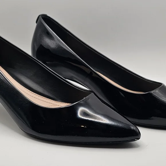 Taryn Rose Black Women's Shoes - Picture 2 of 5